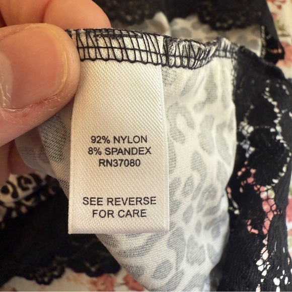 Womens VTG Y2K Tank Top Cami XL Coquette Lace Leopard White Black Fitted Preppy - Picture 8 of 10